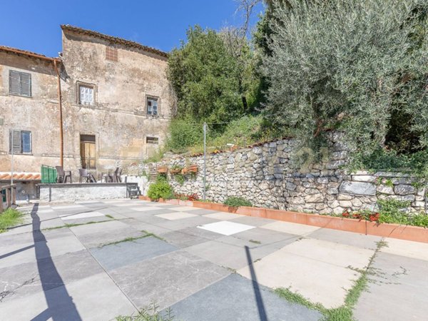 casa indipendente in vendita a Serrone