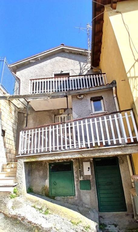 appartamento in vendita a Serrone in zona La Forma