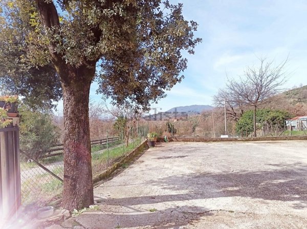 appartamento in vendita a Serrone in zona San Quirico