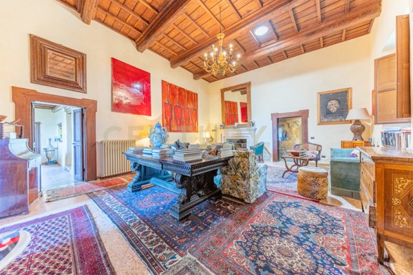casa indipendente in vendita a Serrone