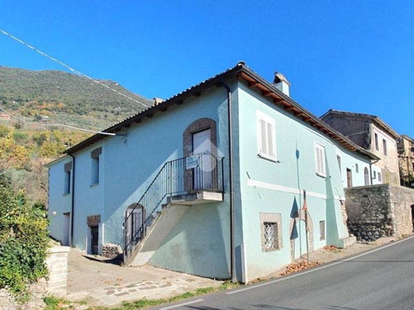 casa indipendente in vendita a Serrone in zona La Forma