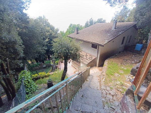 casa indipendente in vendita a Serrone