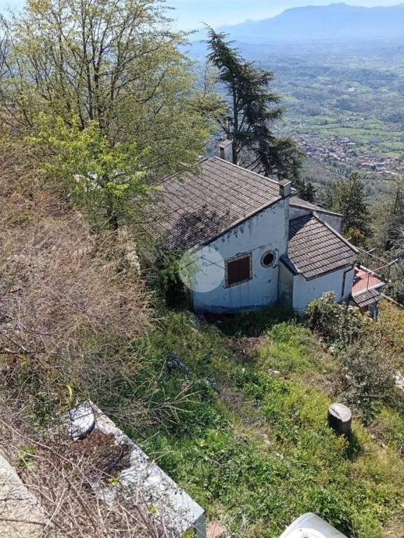 casa indipendente in vendita a Serrone in zona La Forma