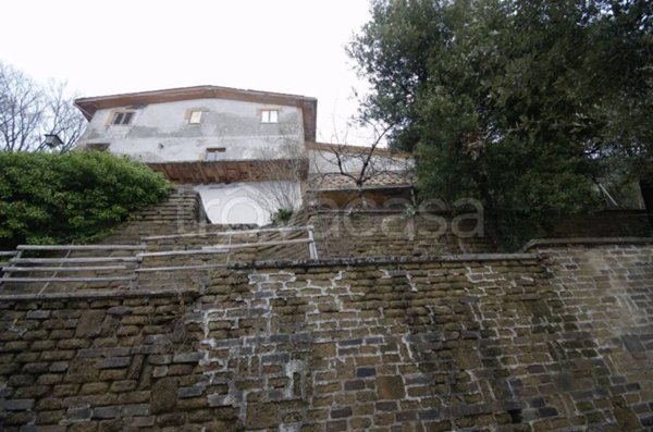 casa indipendente in vendita a Serrone