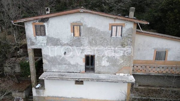 casa indipendente in vendita a Serrone