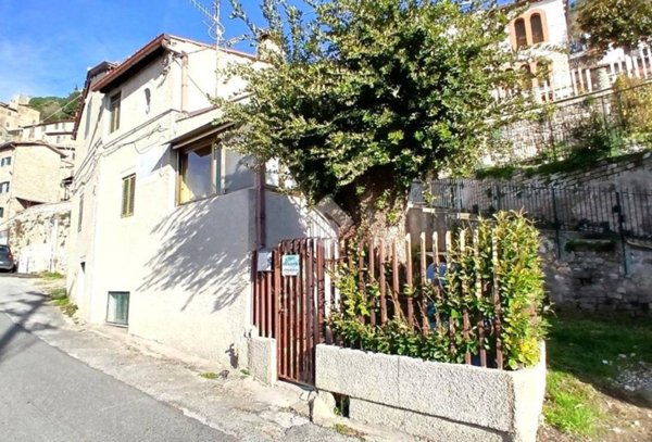 appartamento in vendita a Serrone in zona La Forma