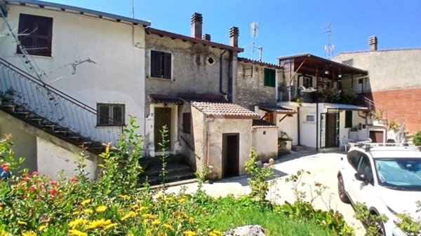appartamento in vendita a Serrone in zona San Quirico