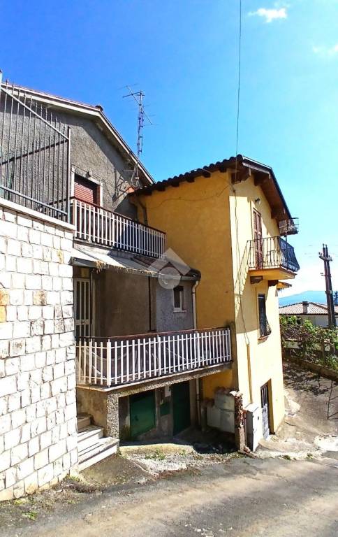 appartamento in vendita a Serrone in zona La Forma