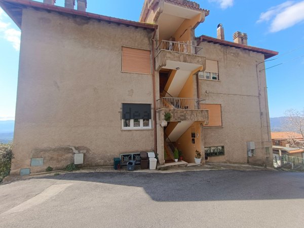 appartamento in vendita a Serrone in zona La Forma