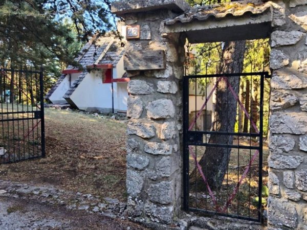 casa indipendente in vendita a Serrone in zona La Forma