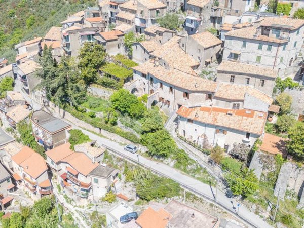 appartamento in vendita a Serrone in zona La Forma