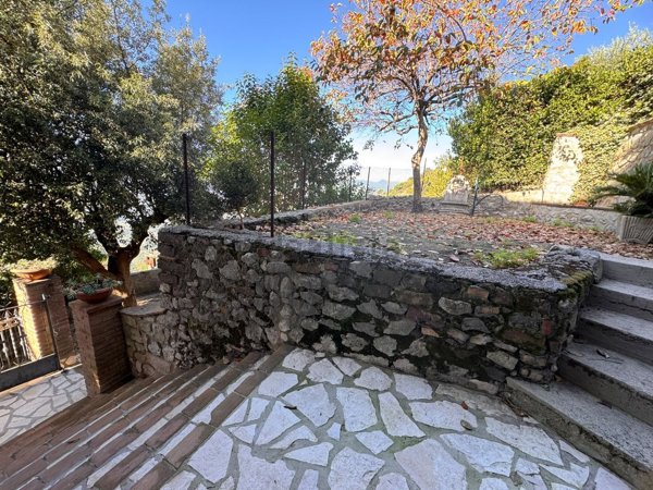 appartamento in vendita a Serrone