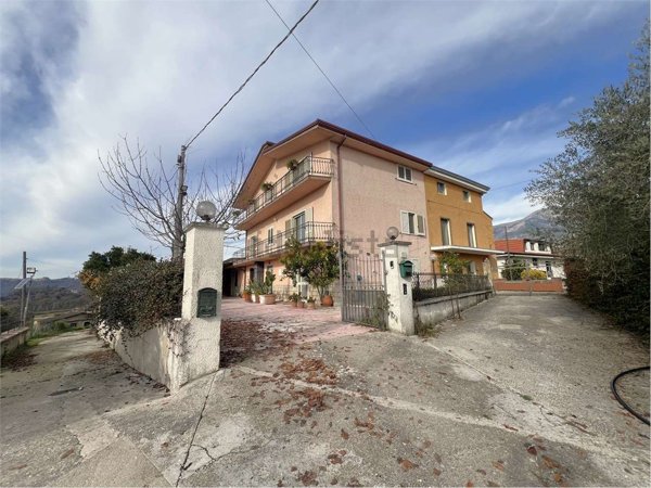 casa semindipendente in vendita a Settefrati in zona Frattaroli