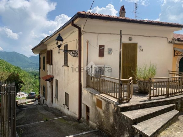 casa semindipendente in vendita a Settefrati