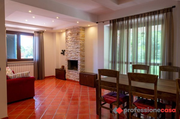 casa indipendente in vendita a Sgurgola