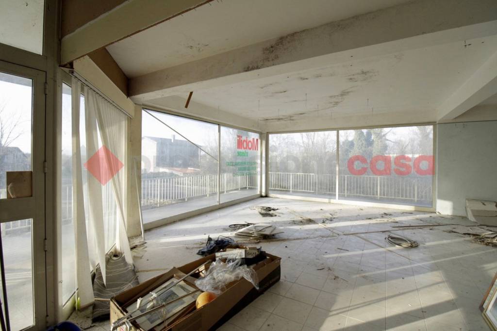 locale commerciale in vendita a Sgurgola