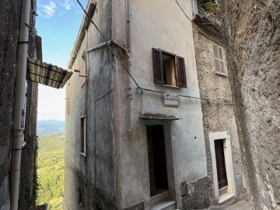 casa semindipendente in vendita a Sgurgola