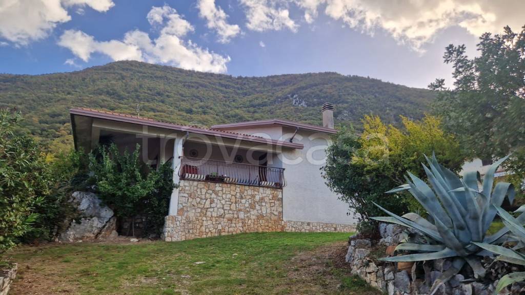 casa indipendente in vendita a Sgurgola