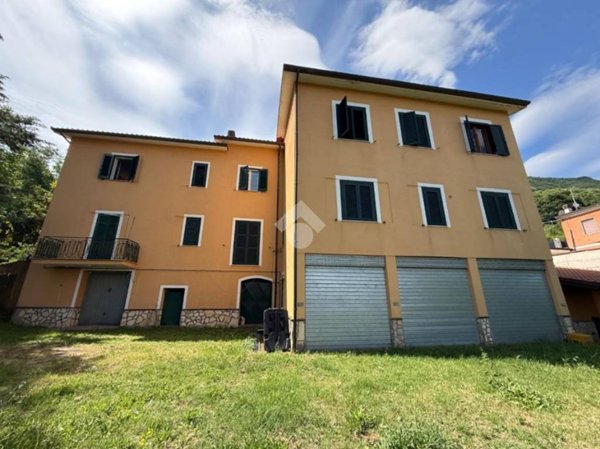 casa indipendente in vendita a Sgurgola
