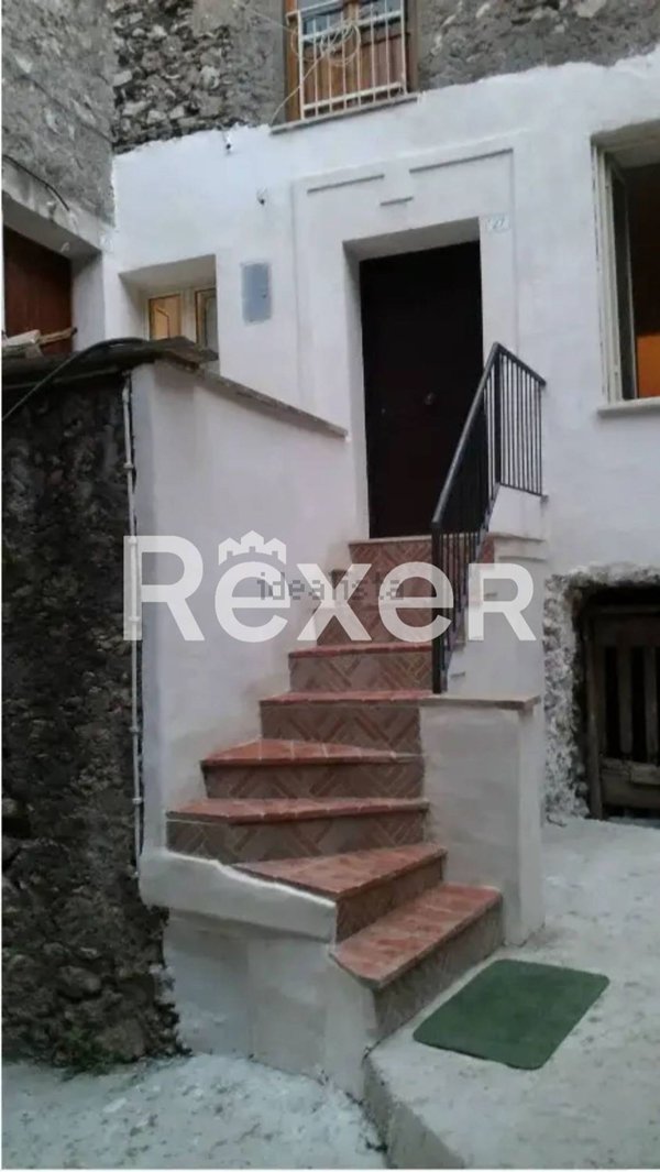 casa indipendente in vendita a Sgurgola