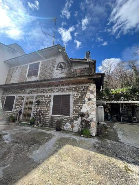 casa indipendente in vendita a Sora