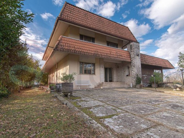 casa indipendente in vendita a Sora