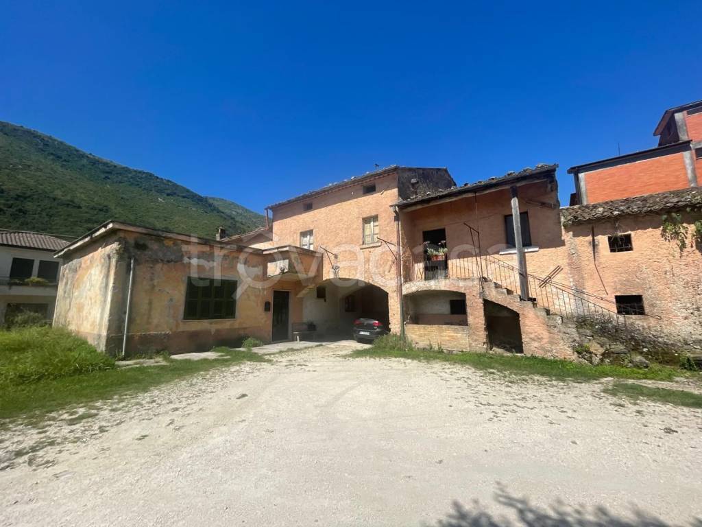 casa indipendente in vendita a Sora