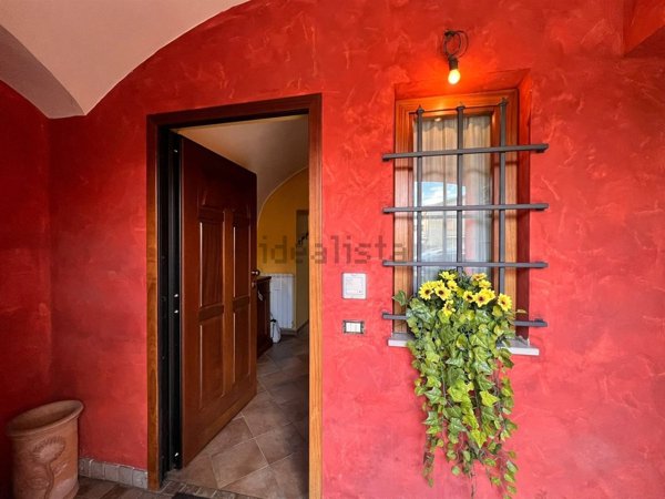 casa indipendente in vendita a Sora in zona Carnello