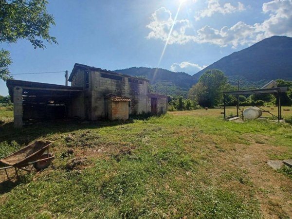 casale in vendita a Sora