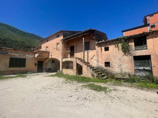 casa indipendente in vendita a Sora