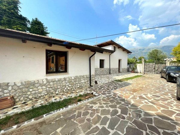 casa indipendente in vendita a Sora