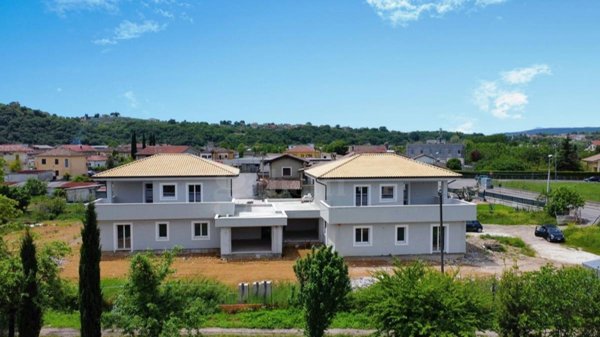 casa indipendente in vendita a Sora