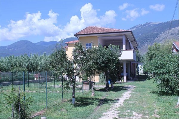 casa semindipendente in vendita a Sora