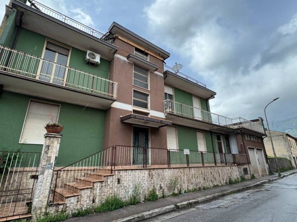 intera palazzina in vendita a Sora