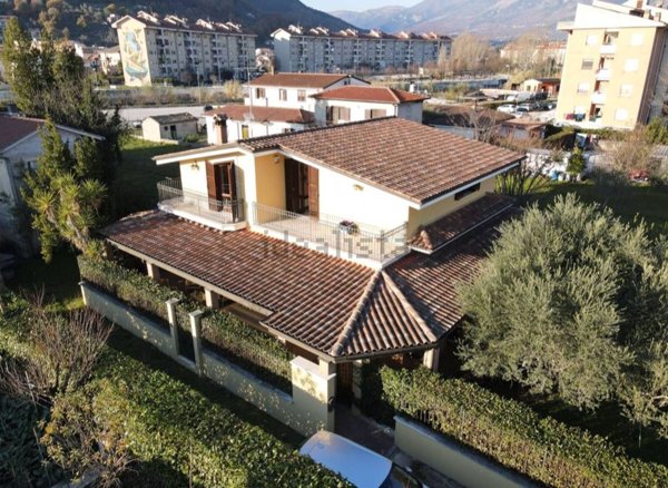 casa indipendente in vendita a Sora