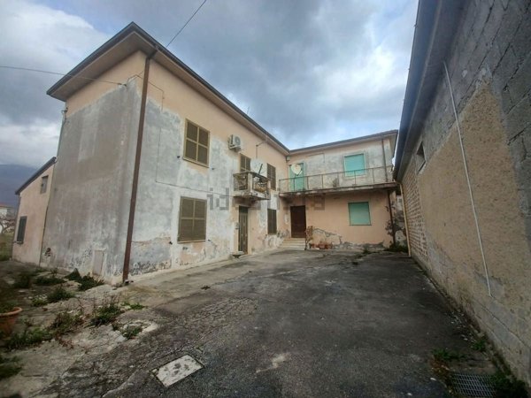 casa indipendente in vendita a Sora