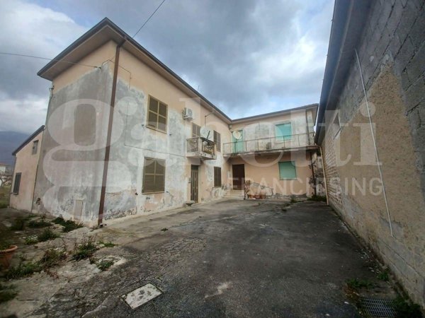 casa indipendente in vendita a Sora