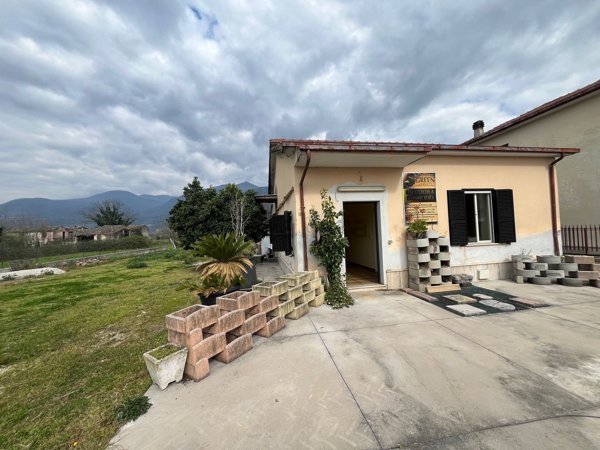 casa indipendente in vendita a Sora