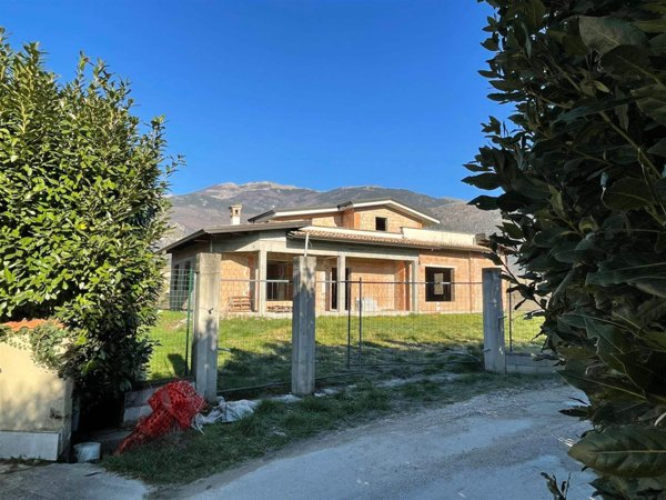 casa indipendente in vendita a Sora