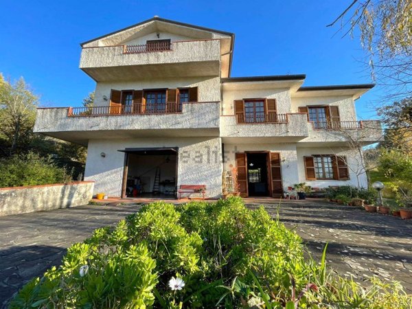 casa indipendente in vendita a Sora