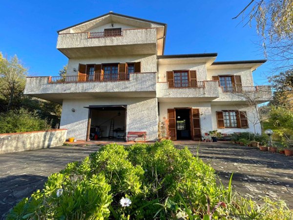 casa indipendente in vendita a Sora
