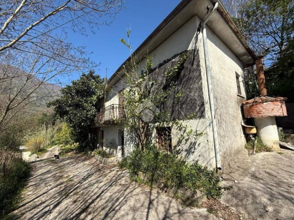 casa indipendente in vendita a Sora