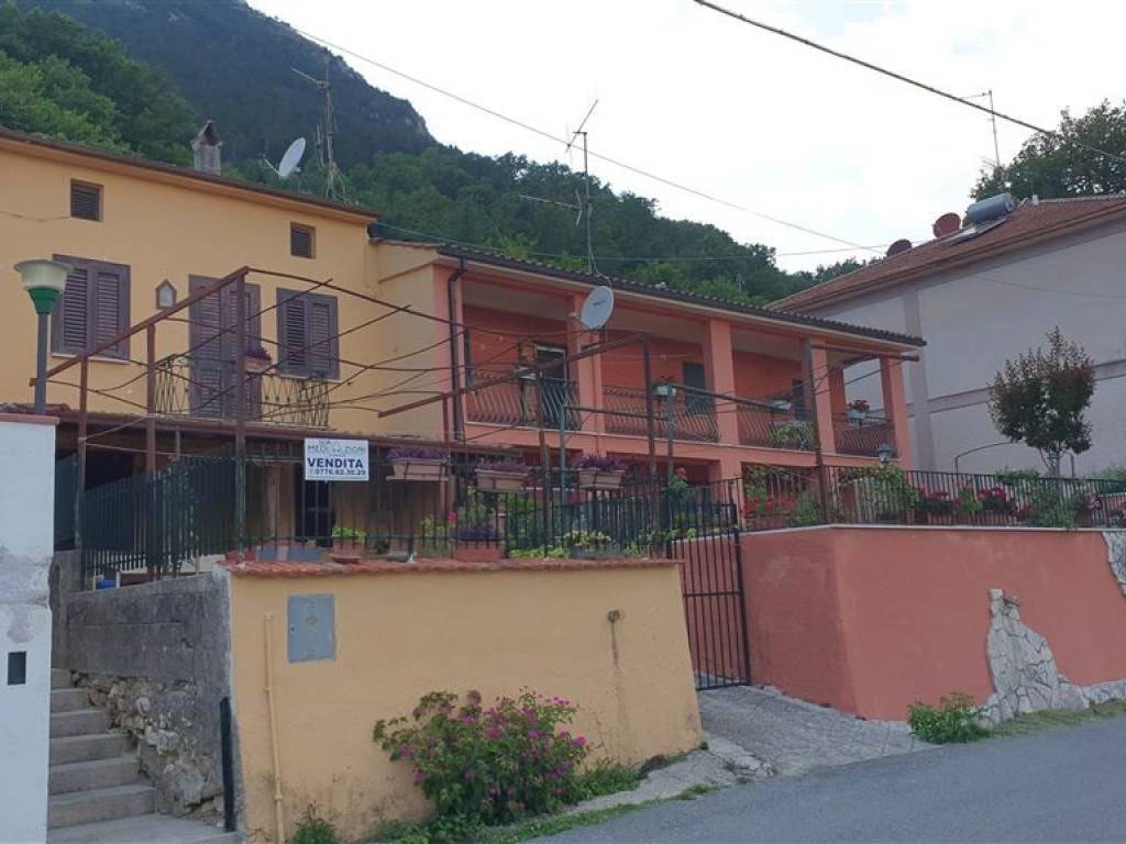 casa indipendente in vendita a Sora