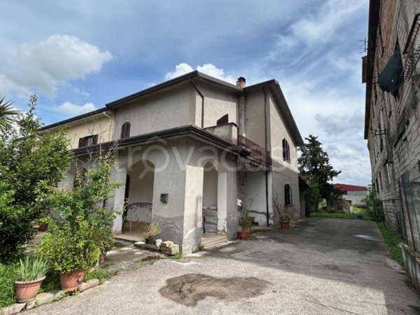 casa indipendente in vendita a Sora
