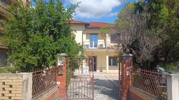 casa indipendente in vendita a Sora
