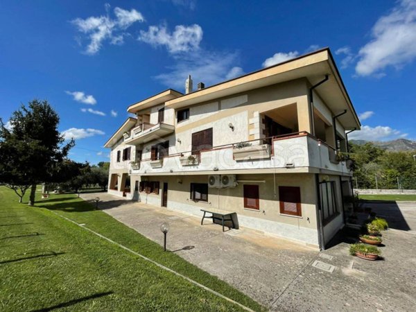 casa indipendente in vendita a Sora