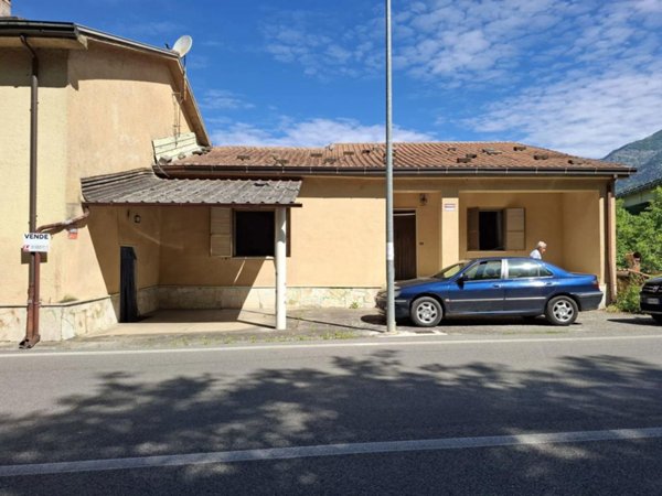 casa indipendente in vendita a Sora