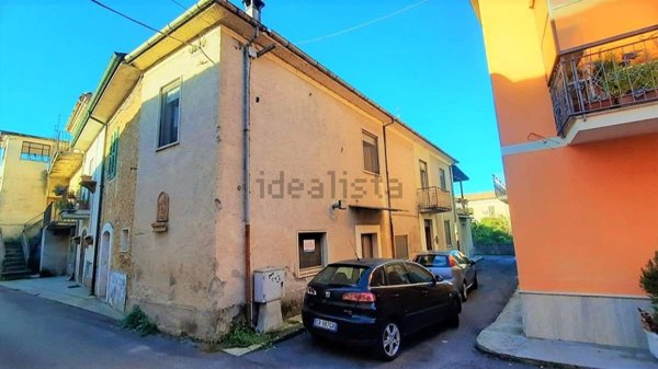 casa indipendente in vendita a Sora in zona Carnello