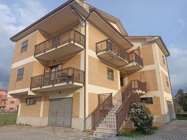 casa indipendente in vendita a Sora