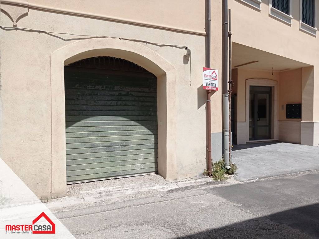 locale commerciale in vendita a Sora